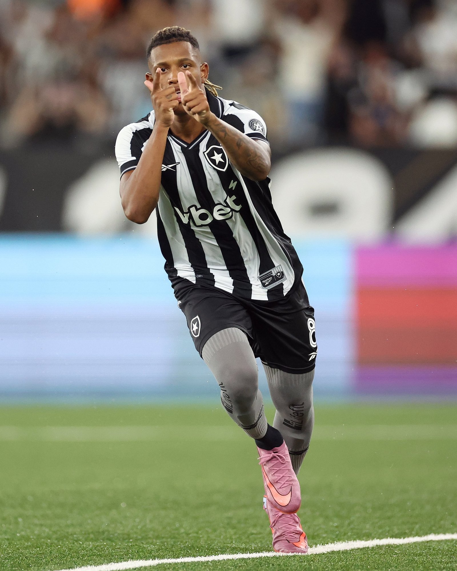 Botafogo recusa proposta do Palmeiras por Danilo.