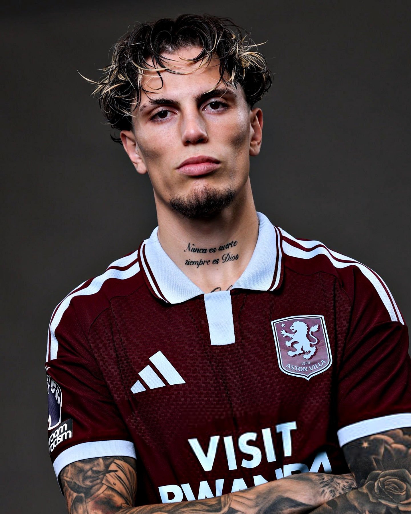 Aston Villa anuncia a contratação de Garnacho, emprestado pelo Chelsea.