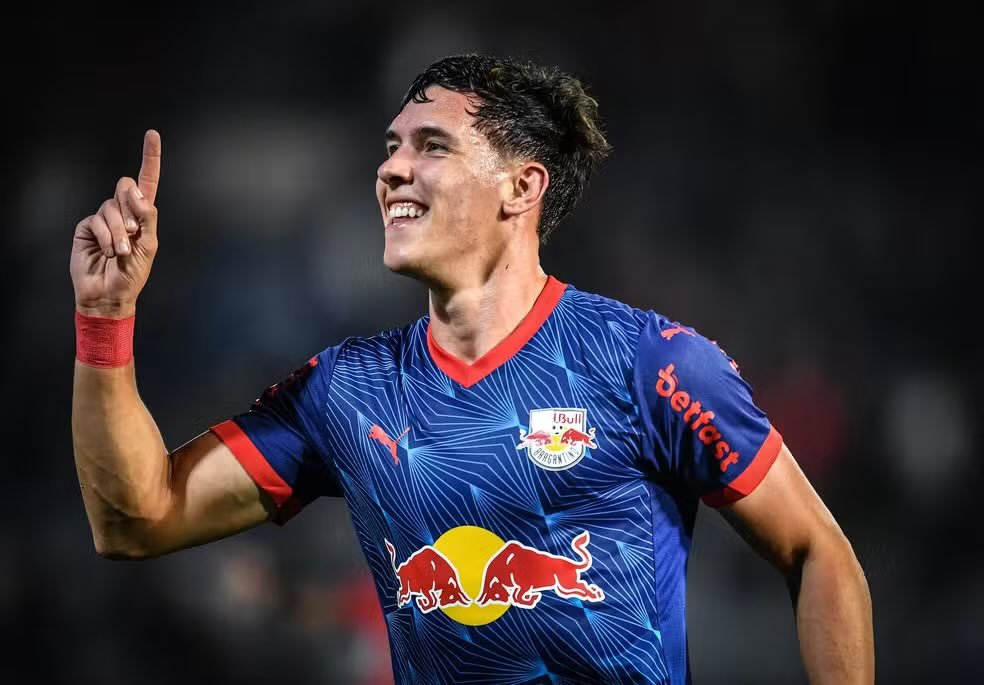 Atlético-MG anuncia a contratação do atacante Thiago Borbas, que pertence ao Red Bull Bragantino.