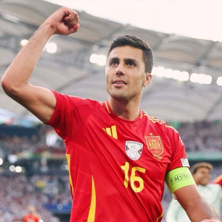 Real Madrid busca acordo para contratar Rodri, do Manchester City.