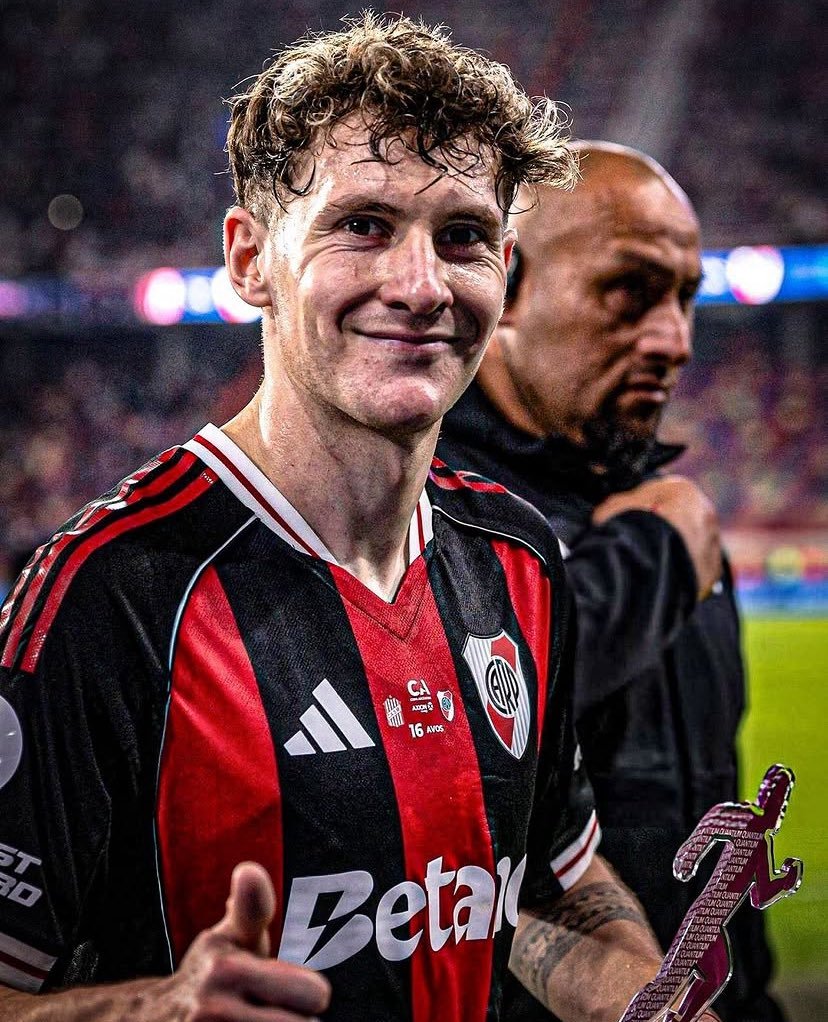 Vasco melhorou a proposta para contratar o atacante argentino Facundo Colidio, do River Plate.