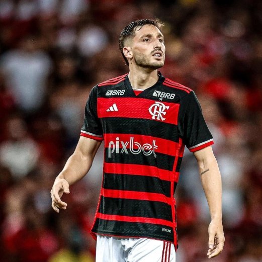 Getafe busca contratação de Viña, lateral que pertence ao Flamengo.