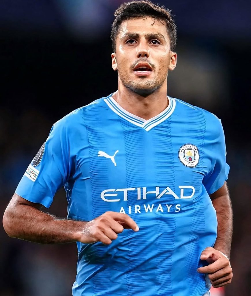 Manchester City rejeita uma proposta de 45 milhões de euros + bonus do Barcelona por Rodri.