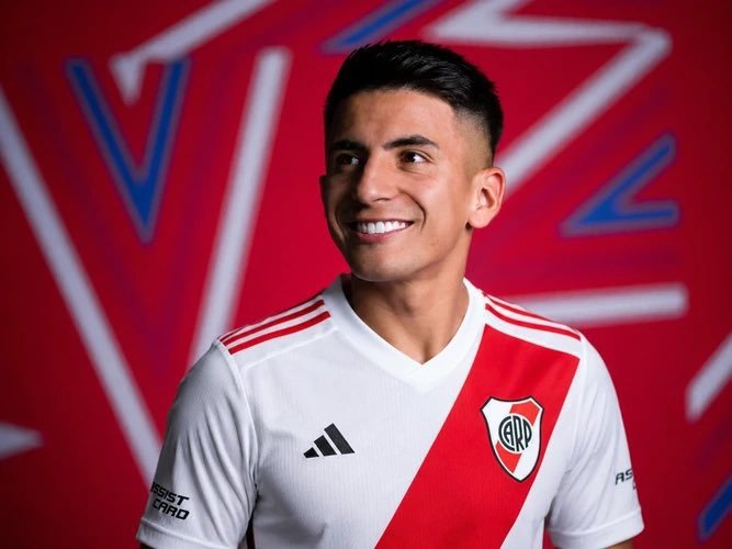 River Plate anuncia acordo por Thiago Almada, alvo do Flamengo.