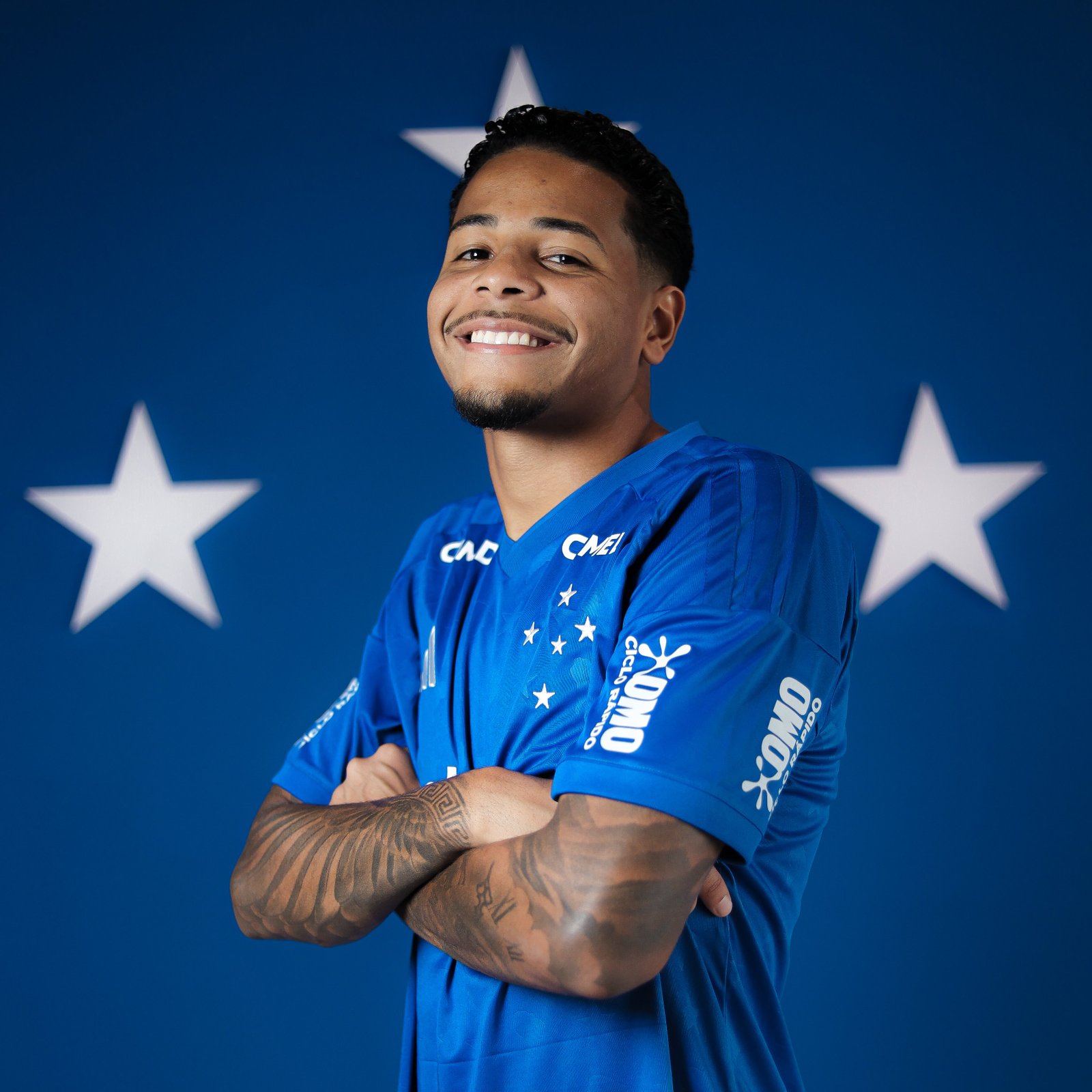 Cruzeiro inscreve cinco reforços para duelo com Flamengo na Libertadores.