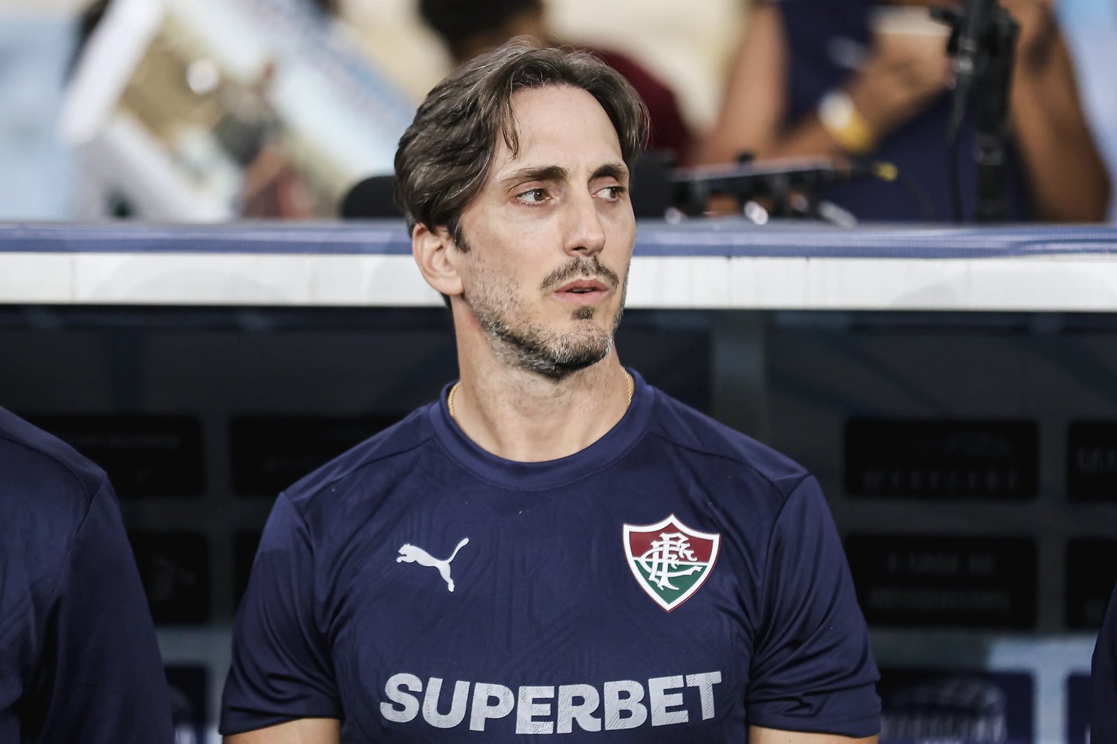 O técnico Luis Zubeldía balança no cargo e a diretoria do Fluminense analisa possíveis alternativas no mercado.