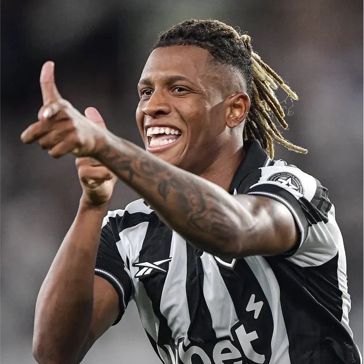 Atalanta recua na investida por Danilo, e volante segue no Botafogo.