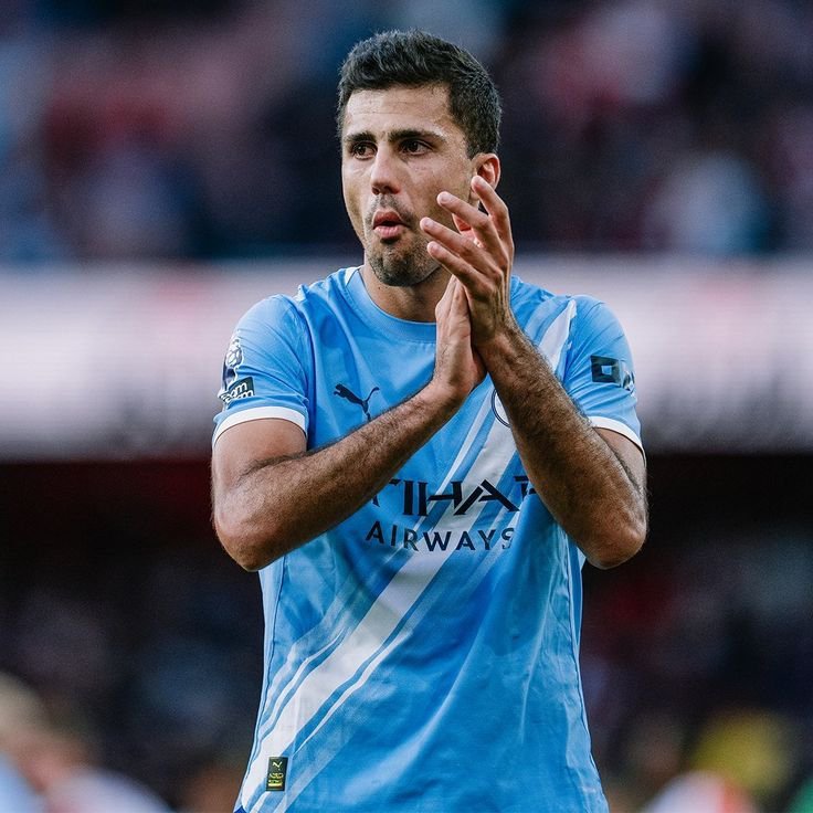 Manchester City recusa segunda oferta do Barcelona por Rodri.