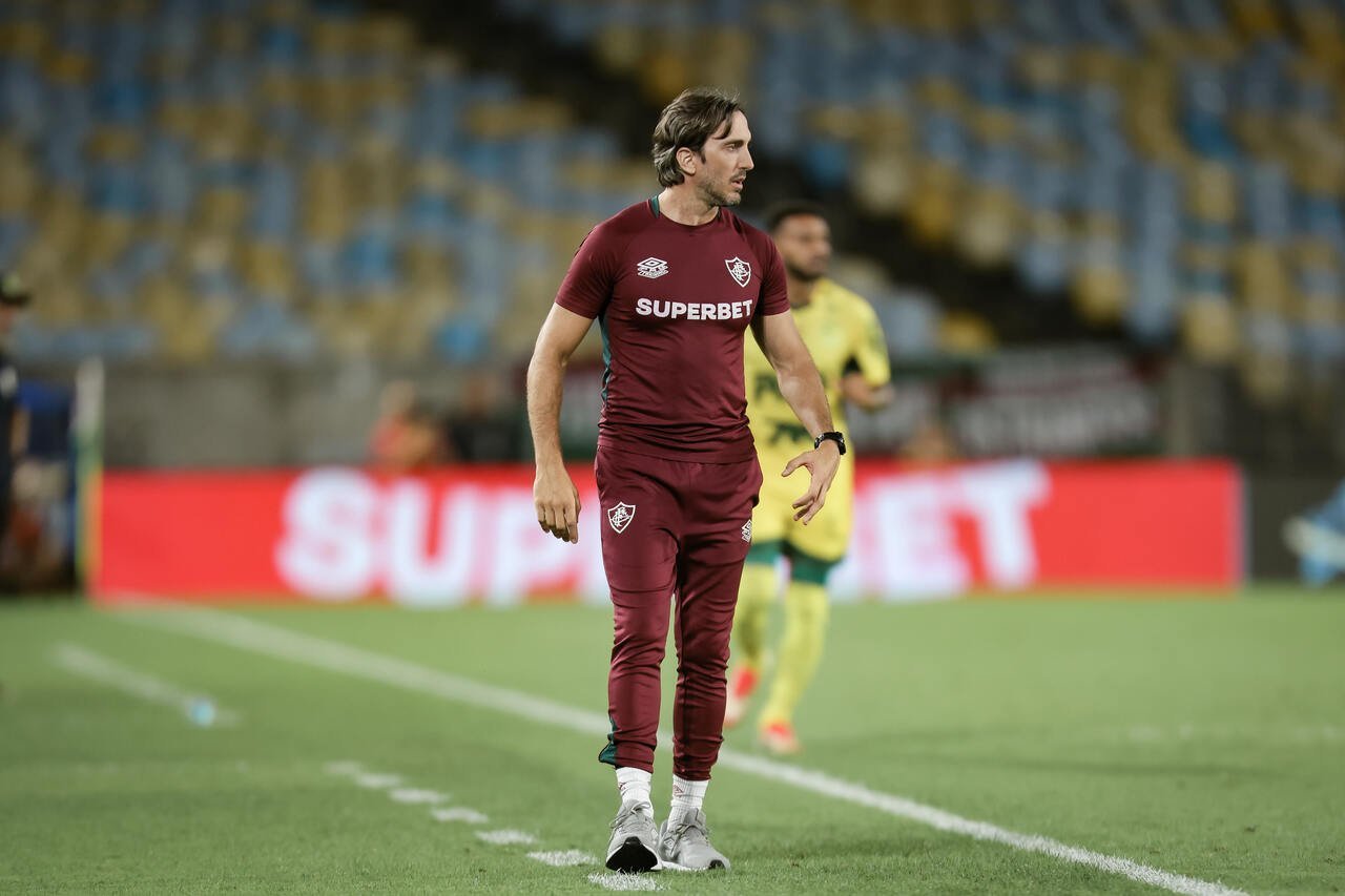 Zubeldía não é mais técnico do Fluminense.