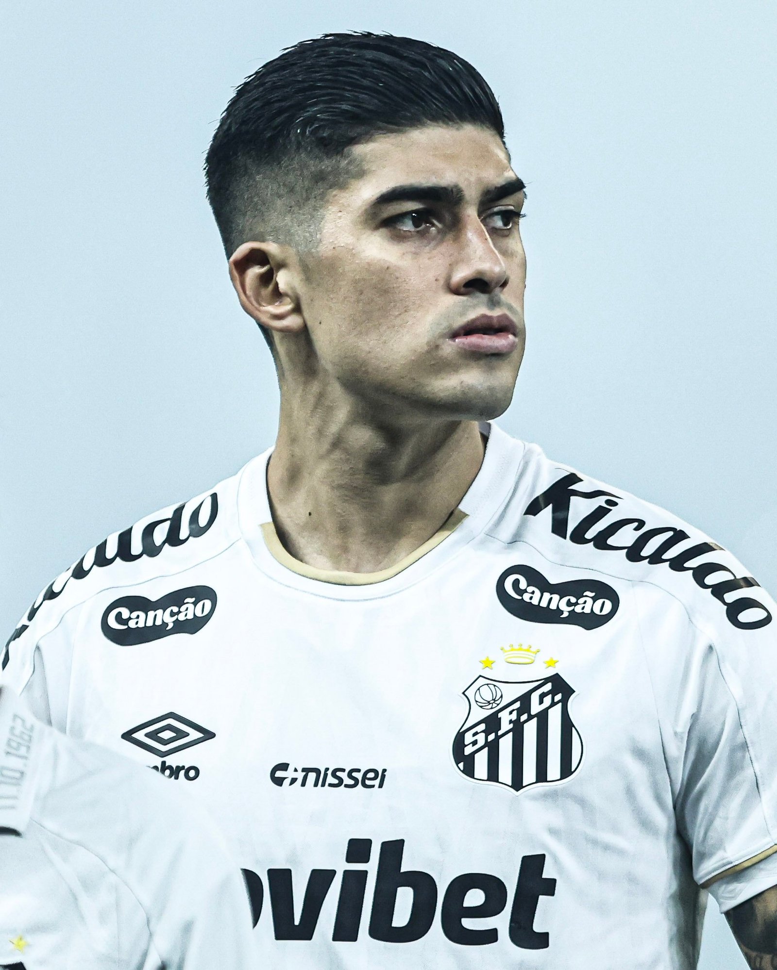 Santos vende Adonis Frías ao Atlas-MEX por R$ 19,5 milhões.