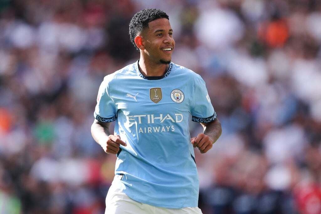 Tottenham está em negociações com o Manchester City por Savinho.