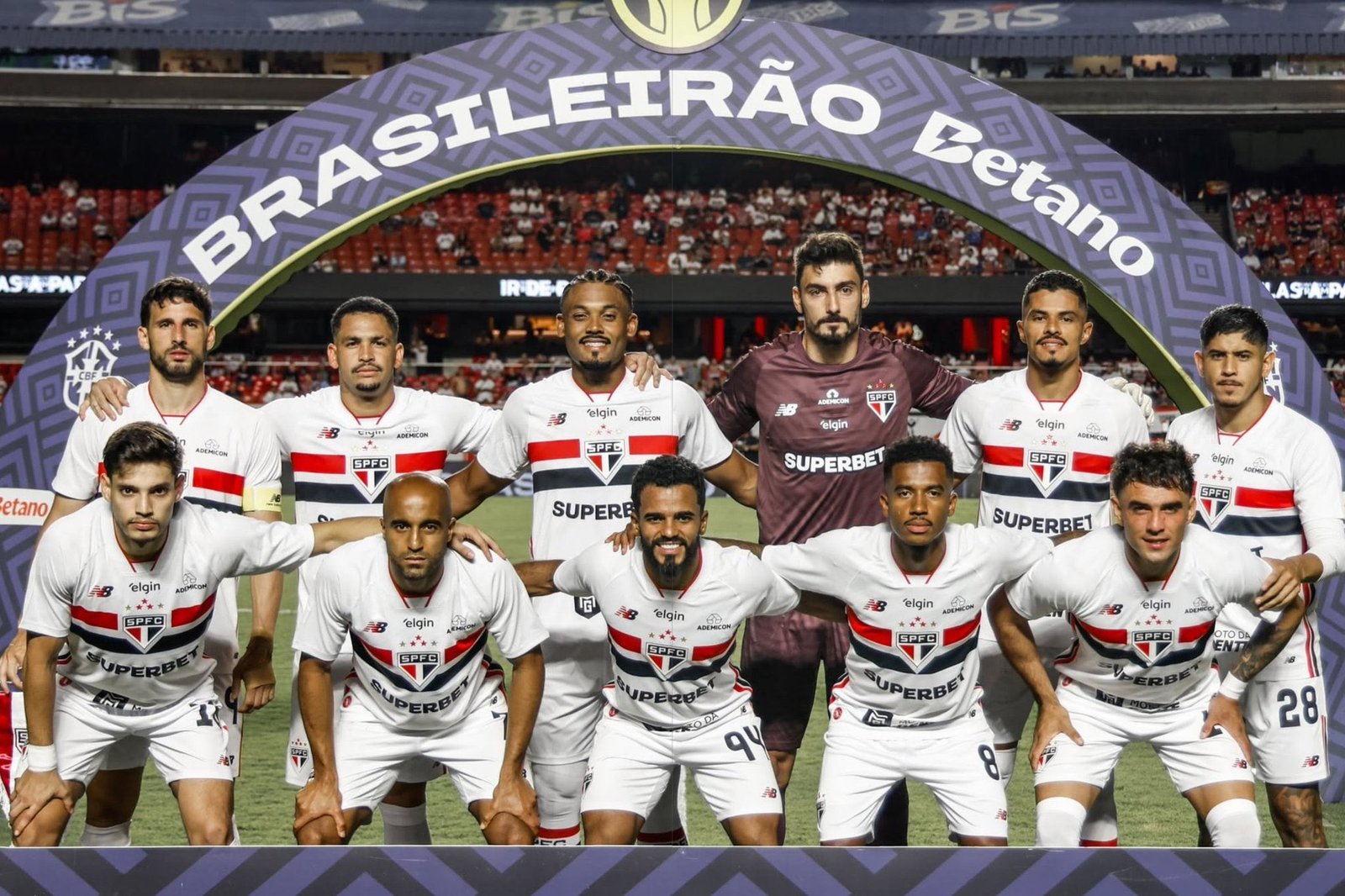 CBF reconhece erro da arbitragem ao não marcar pênalti para o São Paulo contra o Coritiba.
