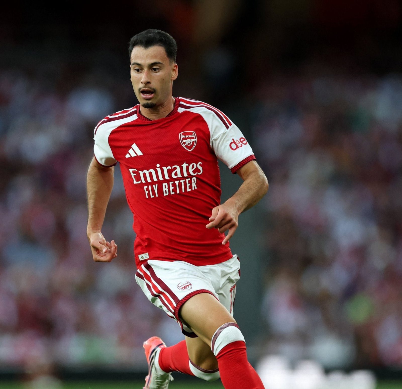 Martinelli se acerta com Al Hilal e aguarda negociação com o Arsenal para assinar até 2030.