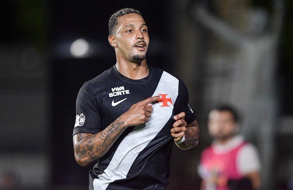 David, do Vasco, e Hayner, do Vila Nova, são alvos de buscas em investigação sobre tráfico de armas e drogas.