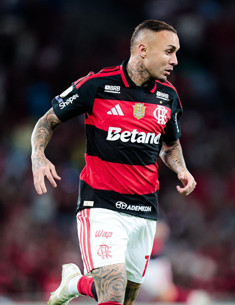 Everton Cebolinha quer deixar o Rio de Janeiro por uma questão de segurança envolvendo a família.