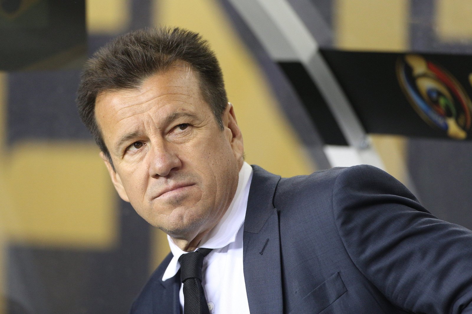 Dunga e Lisca são os principais cotados para assumir o Internacional caso Paulo Pezzolano seja demitido.