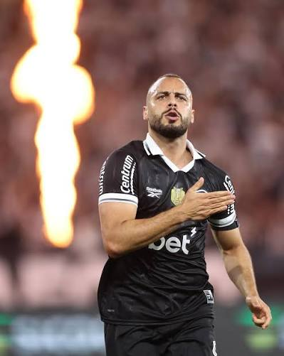Tigres, do México, fez proposta ao Botafogo para contratar Arthur Cabral.