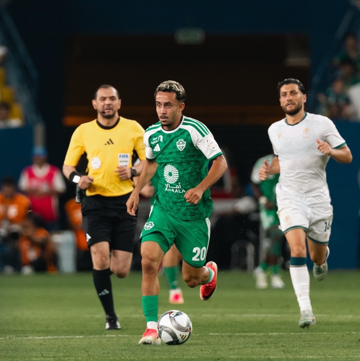 Al Ahli REJEITOU as ofertas de Vasco e Botafogo por Matheus Gonçalves, mas o staff do jogador segue tentando viabilizar sua liberação.