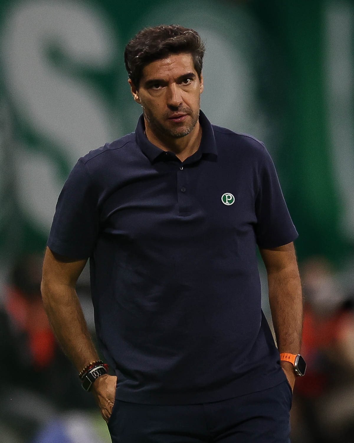Plenário do STJD aumenta pena de Abel Ferreira, treinador do Palmeiras, para suspensão de três jogos.