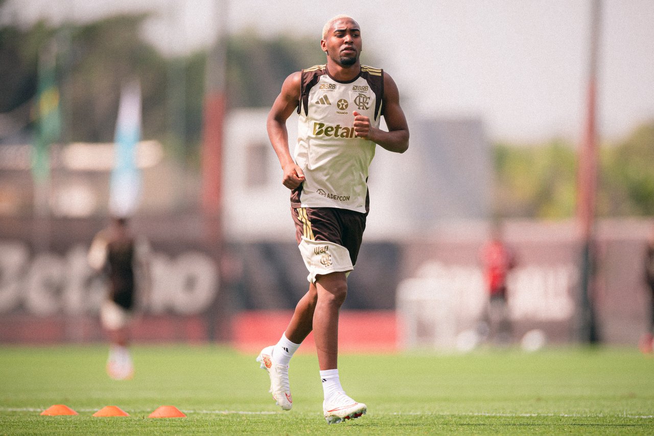 Flamengo avança por venda de Lorran a clube dos Emirados Árabes.