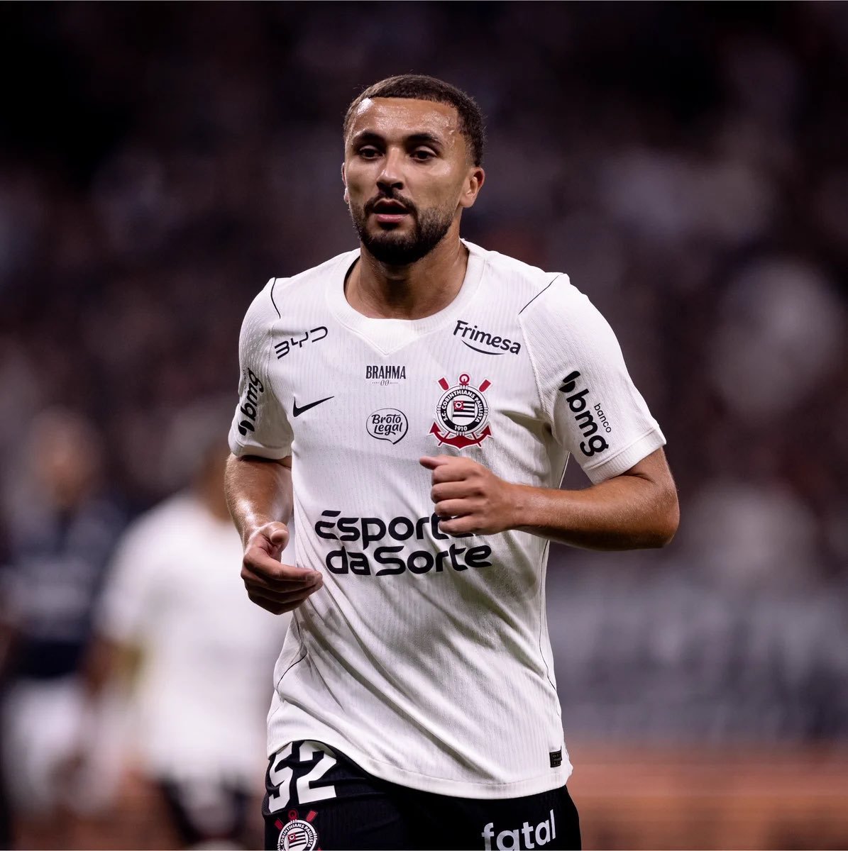 O Corinthians avançou nas conversas para renovar o contrato de Zakaria Labyad.