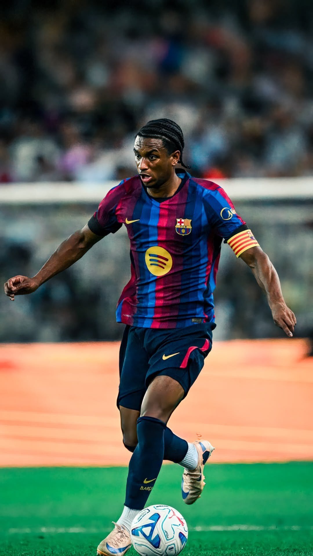 Paris Saint-Germain estaria preparando uma oferta de €40 milhões pelo lateral-esquerdo do Barcelona, ??Alejandro Baldé.