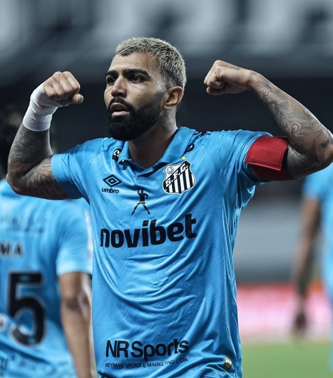 O atacante Gabigol está emprestado ao Santos até o fim do ano e o Cruzeiro não tem interesse em manter o jogador devido ao salário superior de R$3 milhões mensais.