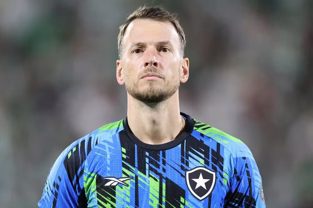 Juventus encaminha acerto com Neto, goleiro ex-Botafogo.