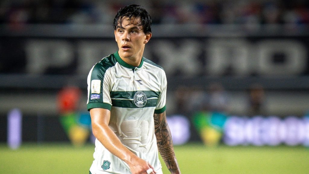 Coritiba aguarda o pagamento do Sharjah FC-EAU pela compra dos direitos de JP Chermont.
